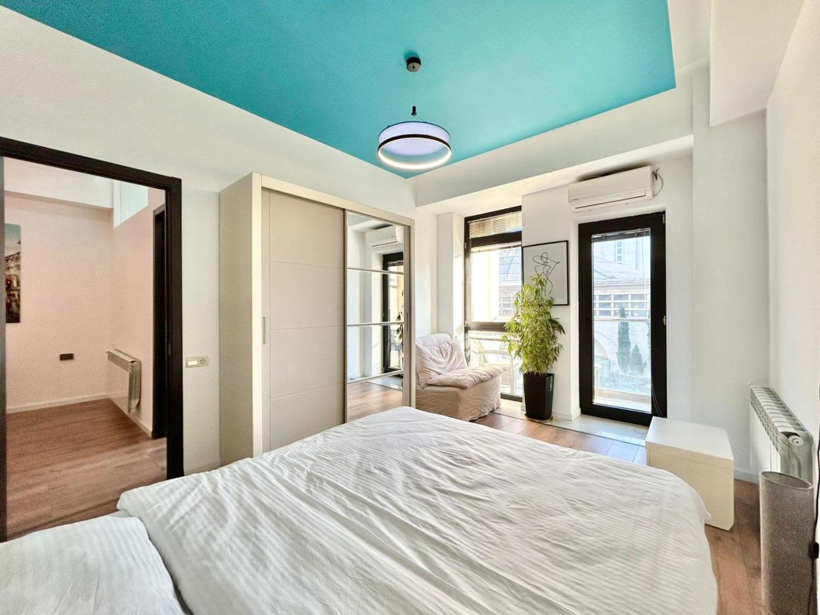 City Center - Next To Holiday Inn -2Br Apartment Tbilisi Buitenkant foto