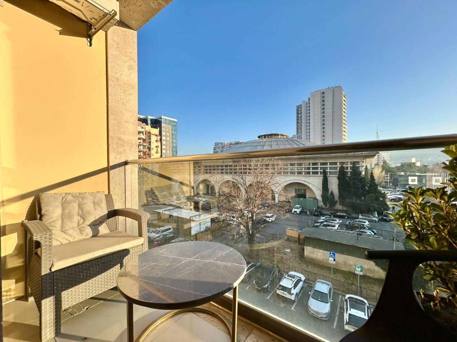 City Center - Next To Holiday Inn -2Br Apartment Tbilisi Buitenkant foto
