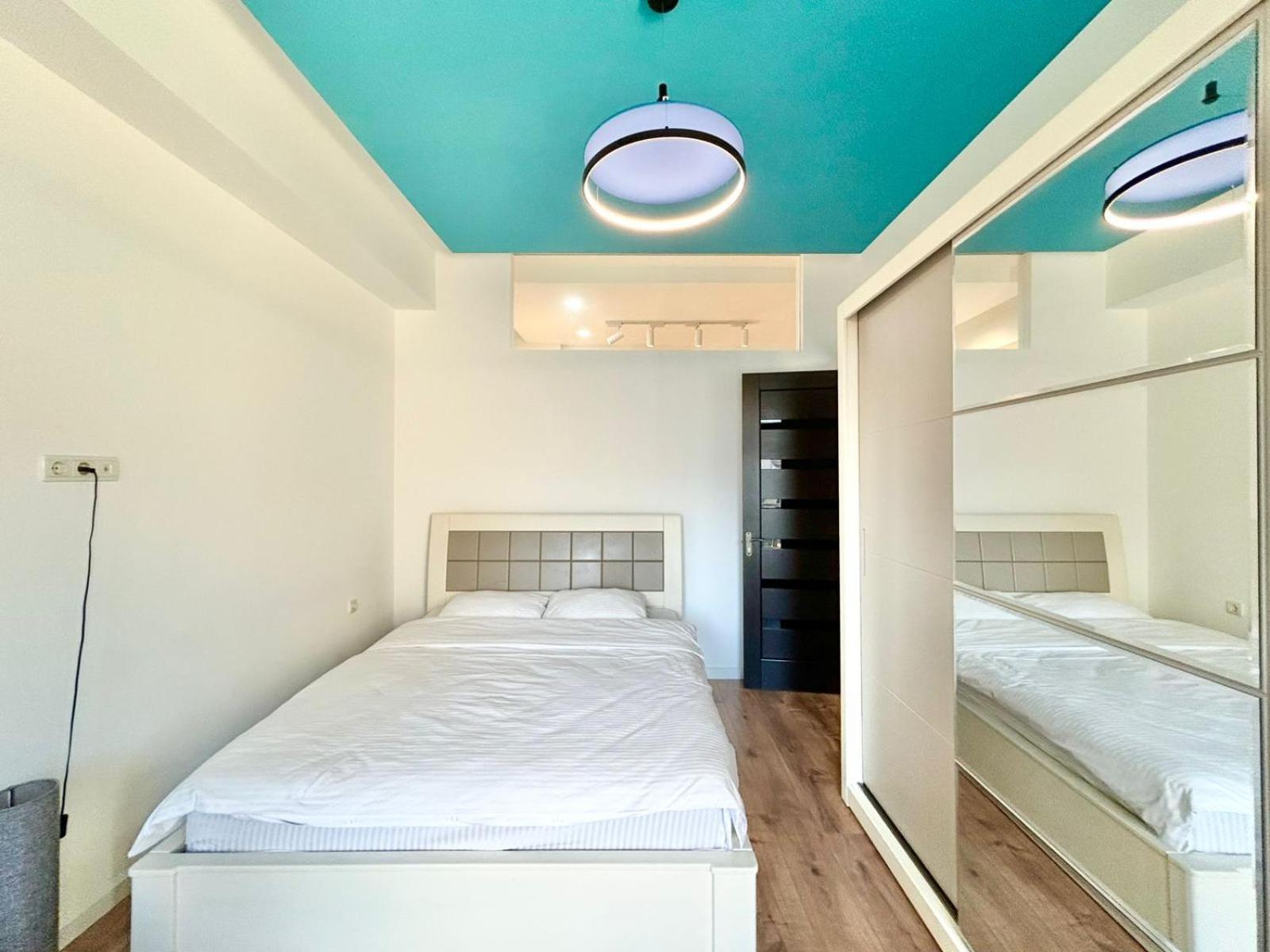 City Center - Next To Holiday Inn -2Br Apartment Tbilisi Buitenkant foto