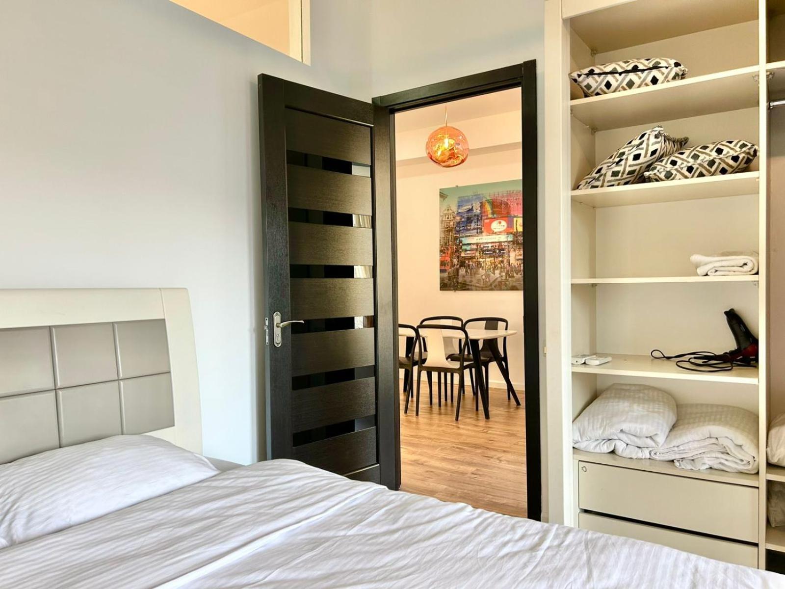 City Center - Next To Holiday Inn -2Br Apartment Tbilisi Buitenkant foto