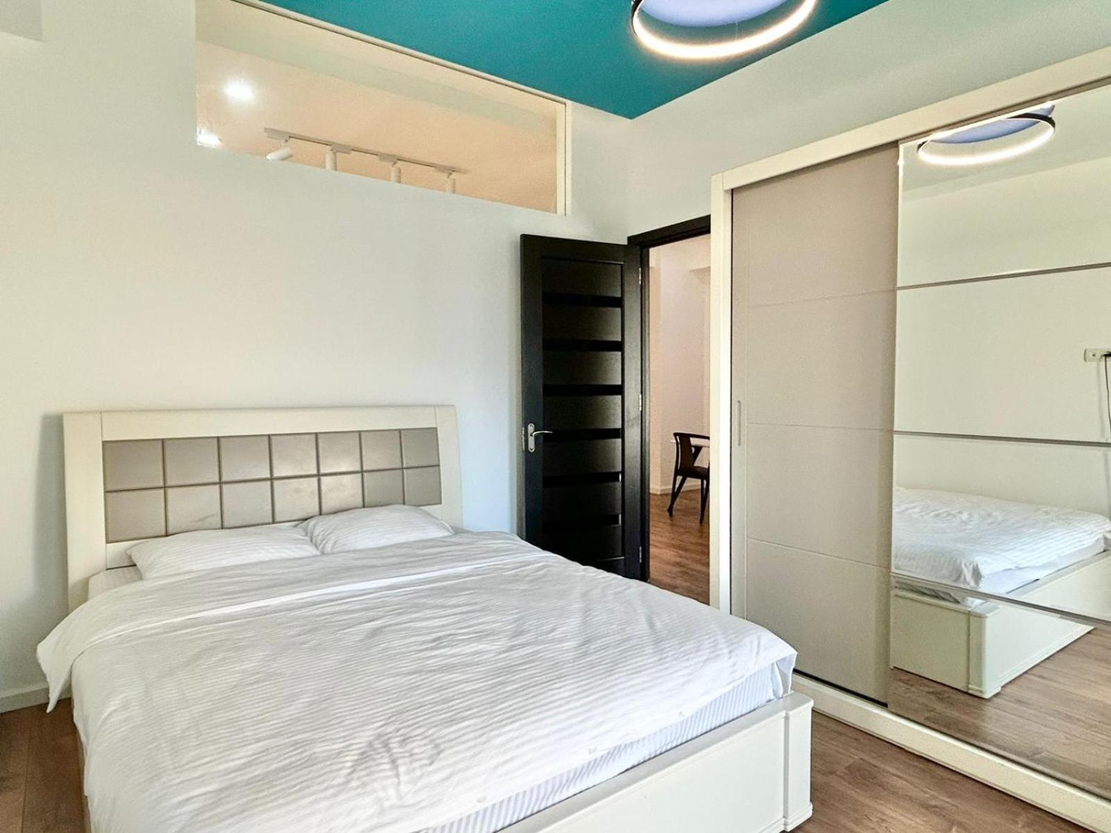 City Center - Next To Holiday Inn -2Br Apartment Tbilisi Buitenkant foto