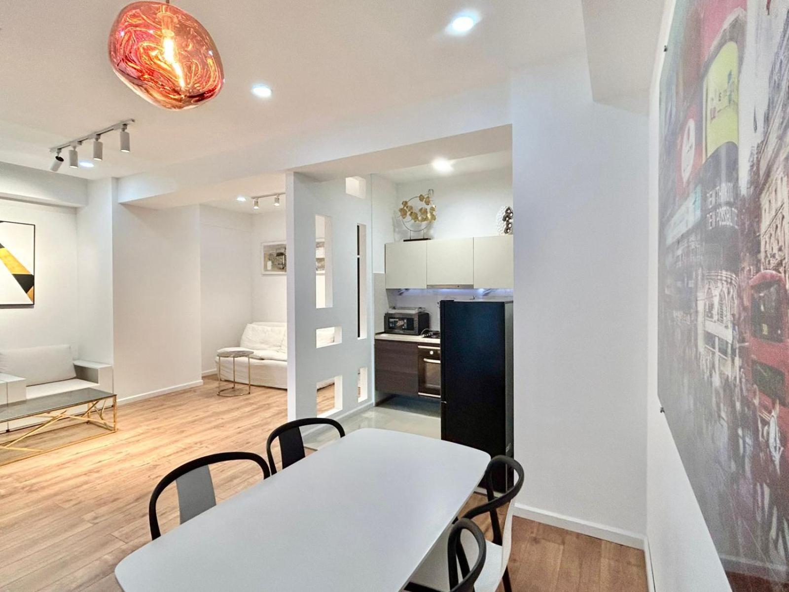 City Center - Next To Holiday Inn -2Br Apartment Tbilisi Buitenkant foto