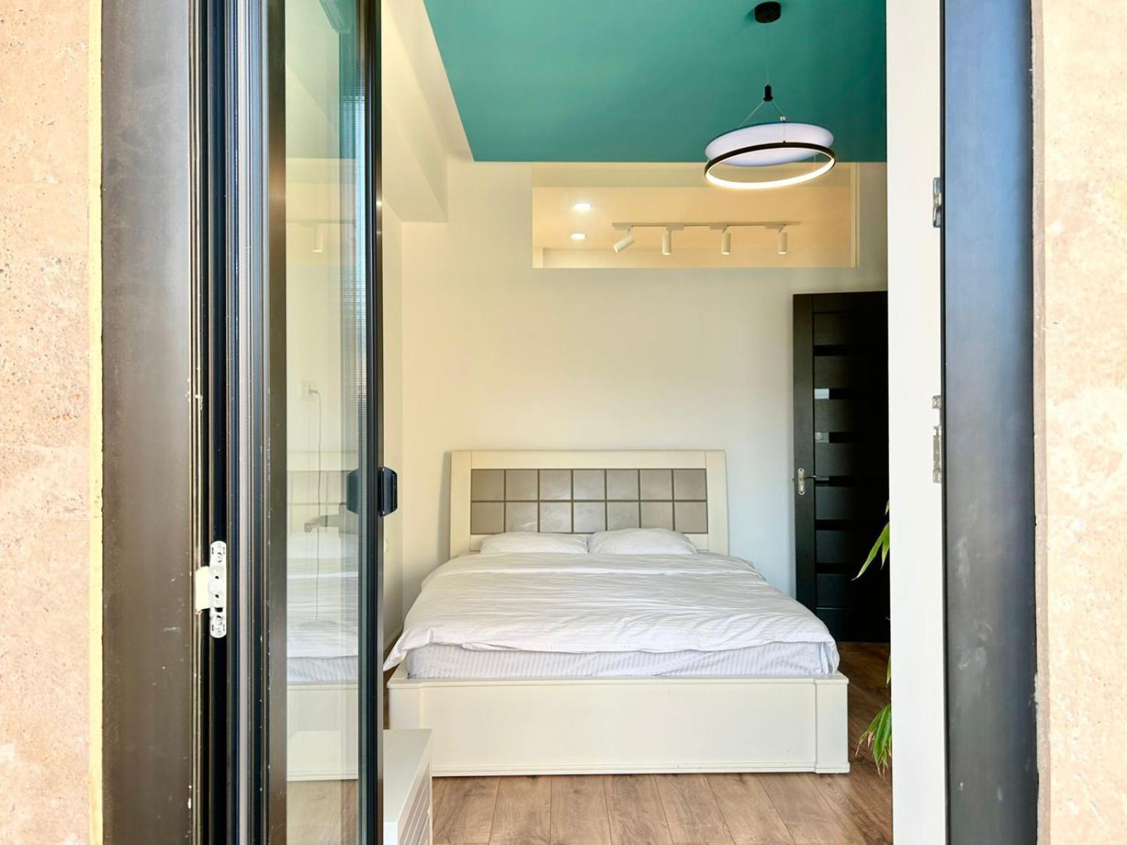 City Center - Next To Holiday Inn -2Br Apartment Tbilisi Buitenkant foto