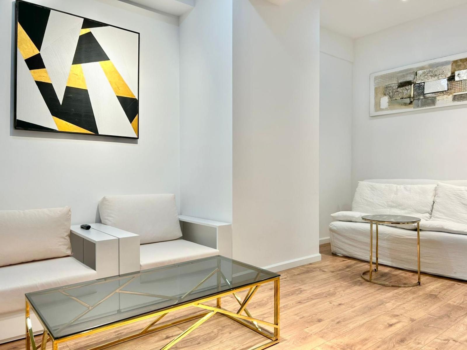 City Center - Next To Holiday Inn -2Br Apartment Tbilisi Buitenkant foto
