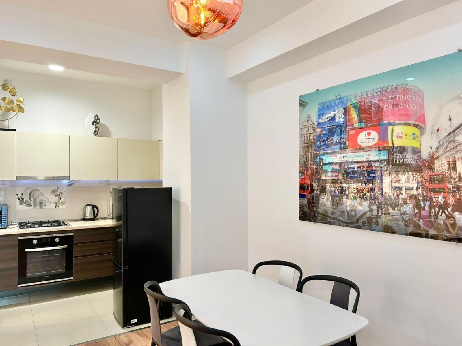 City Center - Next To Holiday Inn -2Br Apartment Tbilisi Buitenkant foto