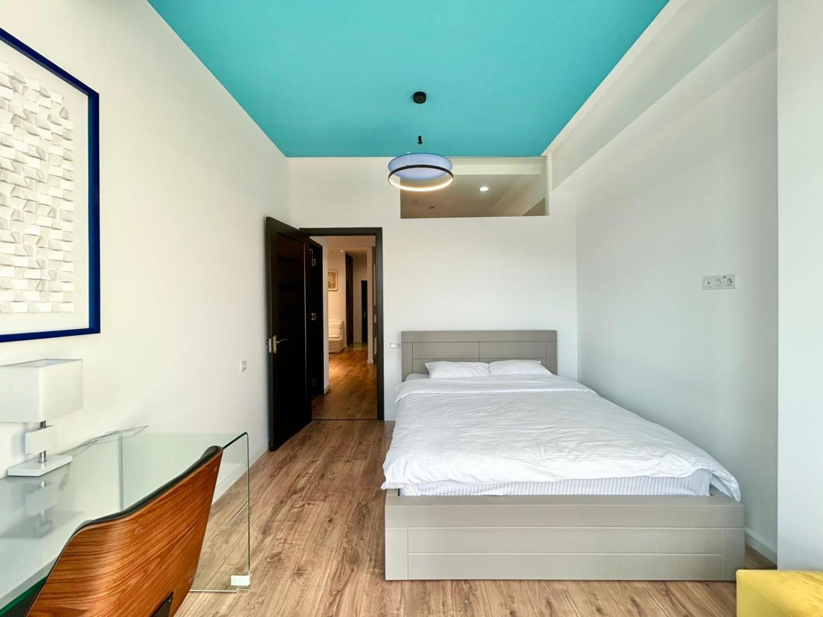 City Center - Next To Holiday Inn -2Br Apartment Tbilisi Buitenkant foto