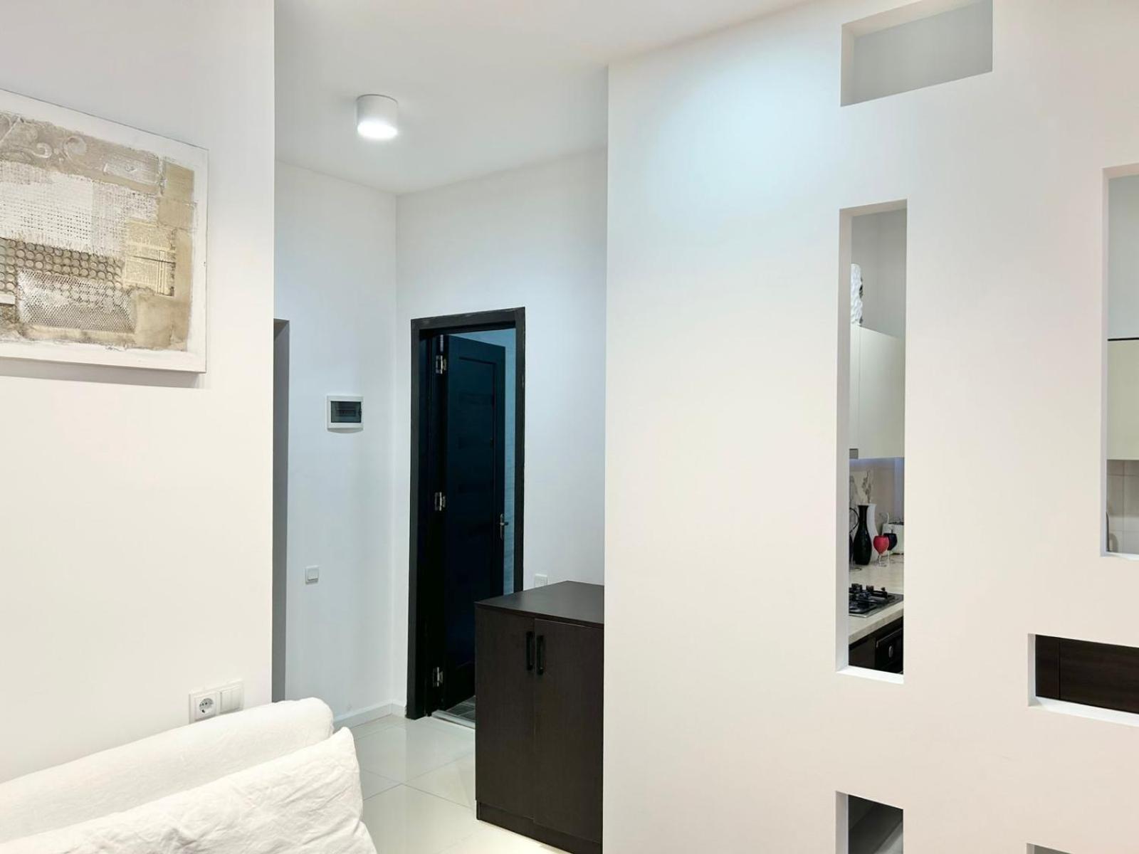 City Center - Next To Holiday Inn -2Br Apartment Tbilisi Buitenkant foto